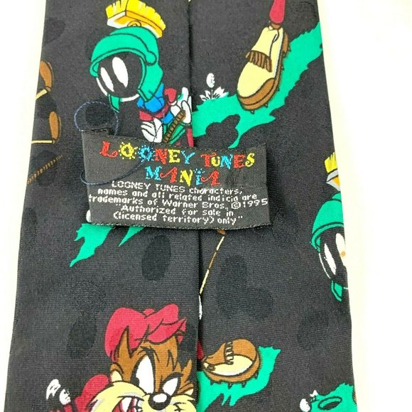 Looney Tunes Mania Men's Novelty Tie: Daffy, Bugs, Marv, Taz Playing Golf. 1995 - Picture 3 of 4